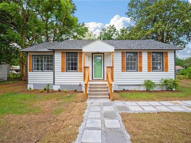 House for sale in Chickasaw, Alabama