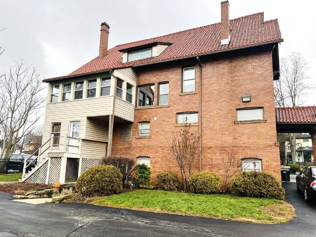 House for sale in New Castle, Pennsylvania