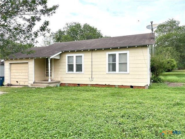 House for sale in Goliad, Texas