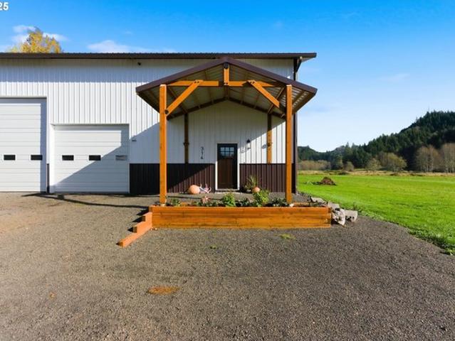 Farm for sale in Skamokawa, Washington