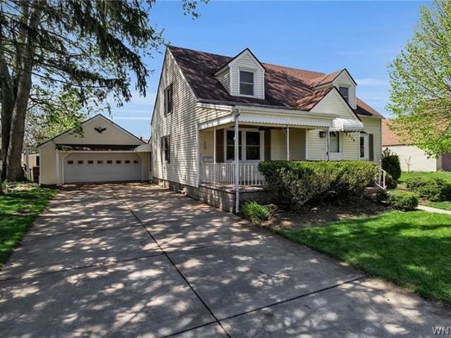 House for sale in Bowmansville, New York