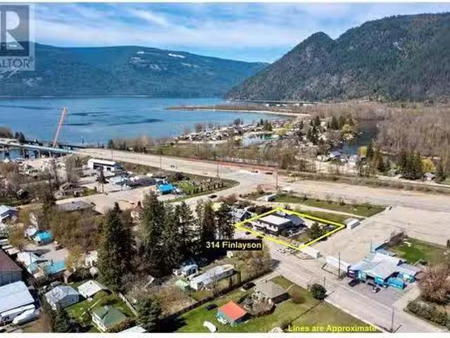 House for sale in Sicamous, British Columbia