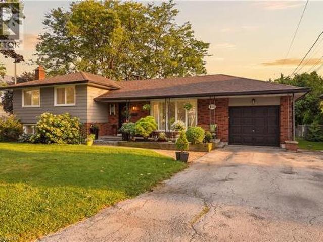 House for sale in Ancaster, Ontario