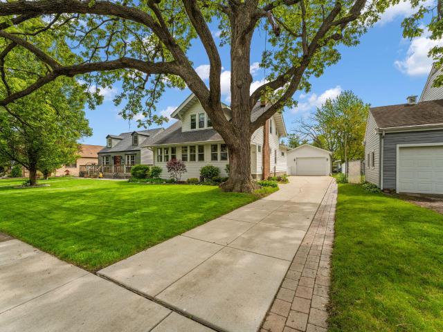 House for sale in Crown Point, Indiana