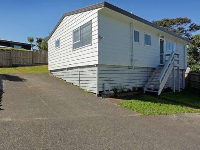House for sale in Oratia, Oroua County