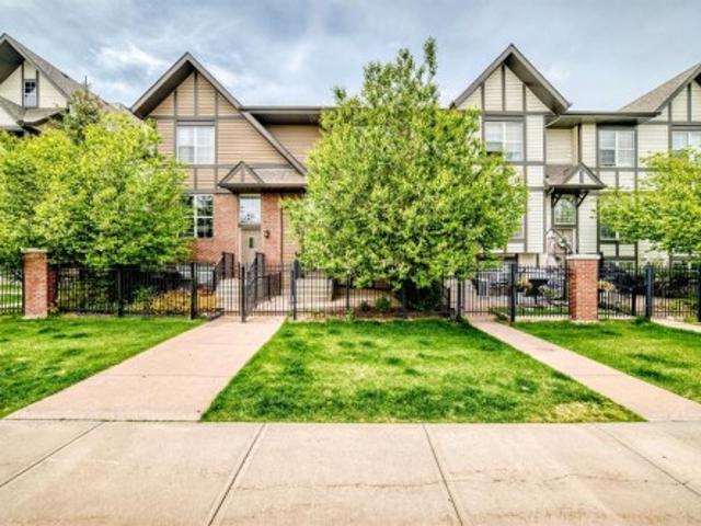 Townhouse for sale in Northwest, Alberta
