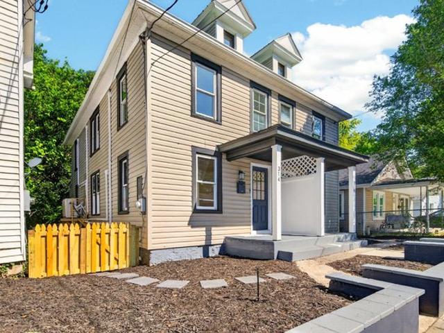 Townhouse for sale in Falling Waters, West Virginia
