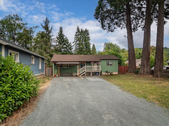 House for sale in Drain
