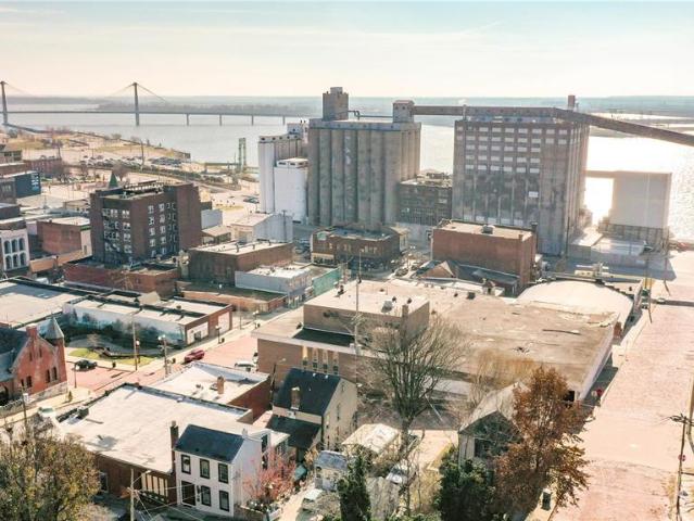 Property for sale in Alton, Illinois