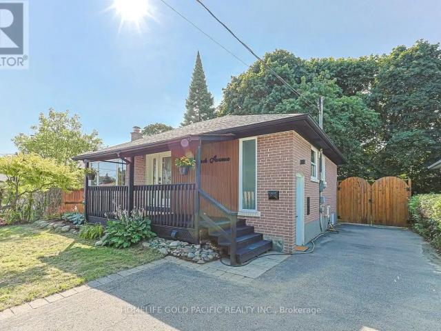 House for rent in Beverley Acres, Richmond Hill