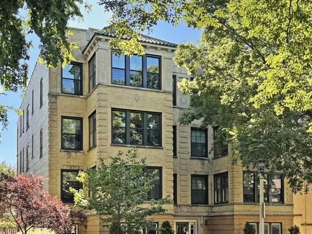 Condo for sale in Oak Park, Illinois