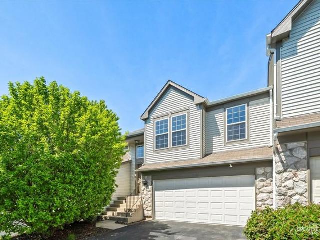 Townhouse for sale in Aurora, Illinois