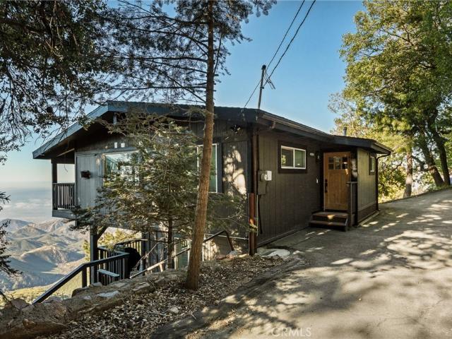 House for sale in Green Valley Lake, California