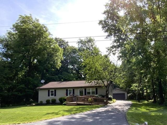 House for sale in Howard, Ohio