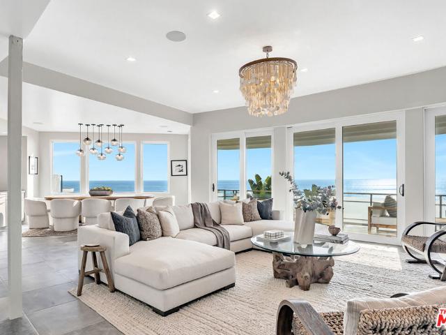 House for sale in Malibu