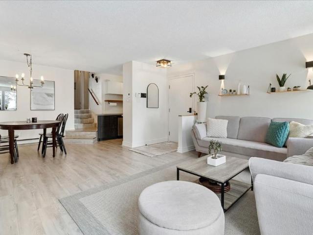 Apartment for rent in Duvernay, Quebec