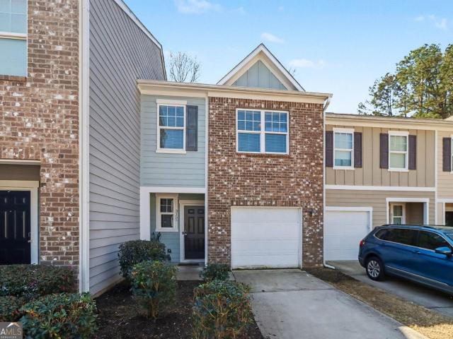 Townhouse for sale in Ellenwood, Georgia