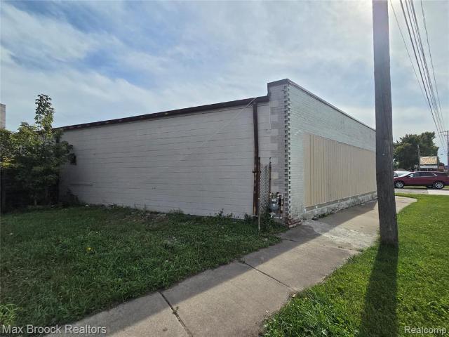 Commercial for sale in Fraser, Macomb County