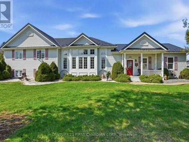 Farm for sale in Brooke-alvinston, Ontario