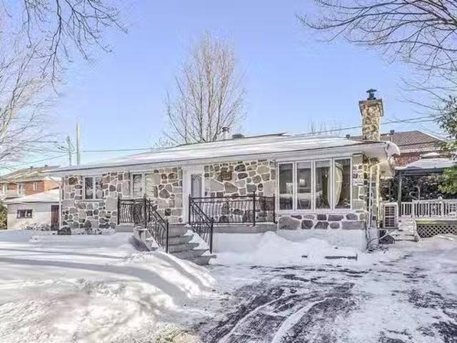 House for sale in Sainte-marthe-sur-le-lac, Quebec