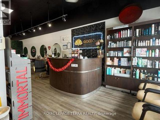 Commercial for sale in Barrie, Central Ontario