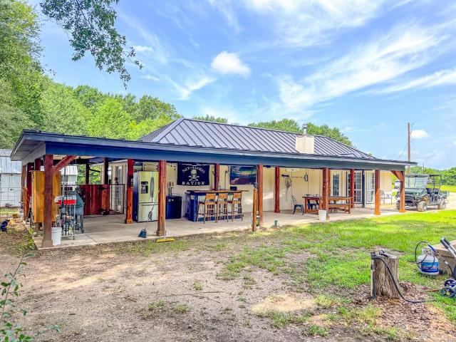 House for sale in Navarro, Texas