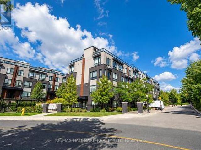 Townhouse for rent in Eglinton—Lawrence, Toronto