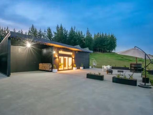 House for sale in Otakou