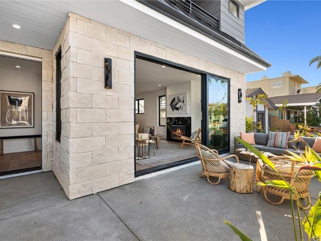 Condo for sale in Corona Del Mar, California