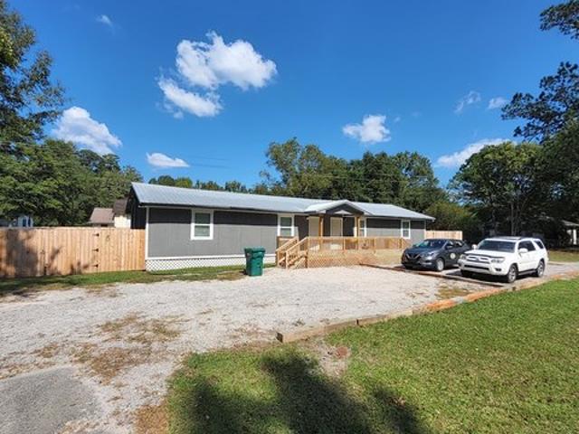 House for sale in Pinewood, South Carolina