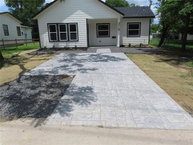 House for sale in Wills Point, Texas