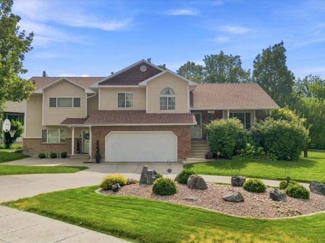 House for sale in Cache, Utah