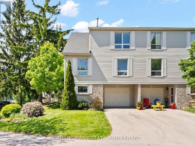 Townhouse for sale in Arva, Ontario