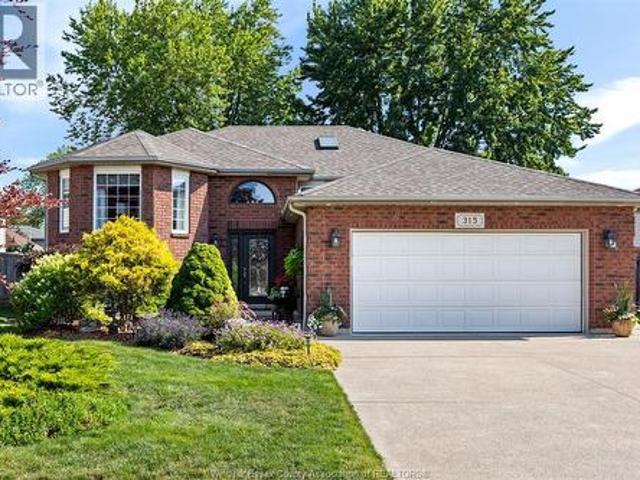 House for sale in Ontario