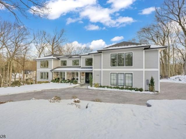 House for sale in Franklin Lakes, New Jersey