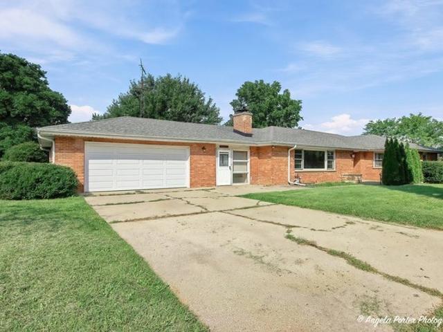House for sale in Mchenry, Illinois