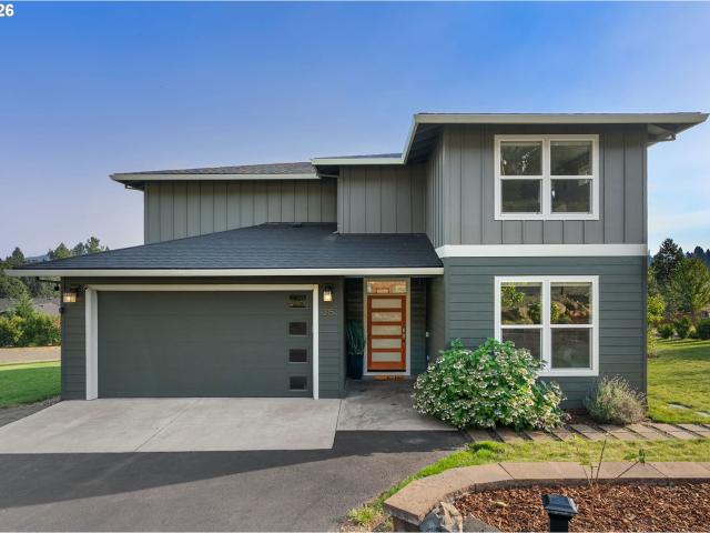 House for sale in White Salmon, Washington