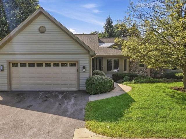 Condo for sale in Hartland, Waukesha County