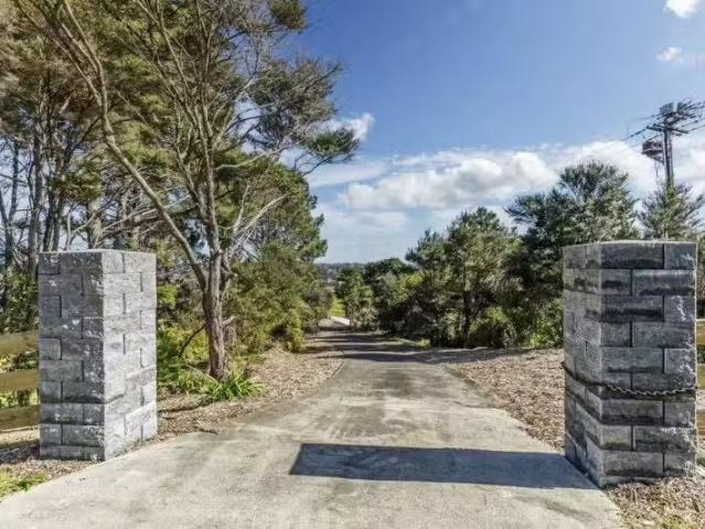 House for sale in Wairau Valley