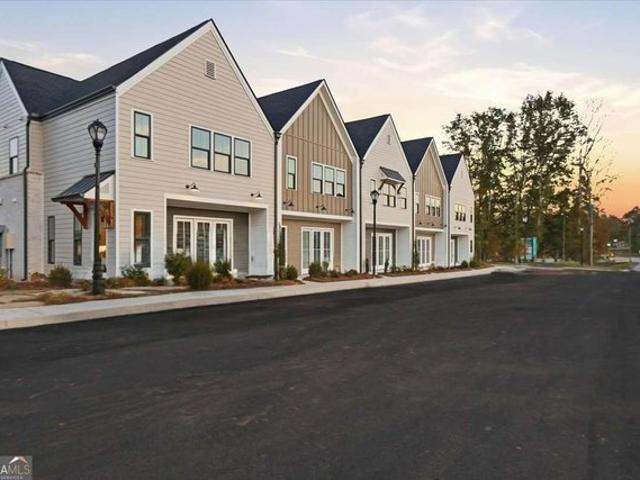 Townhouse for sale in Braselton, Georgia