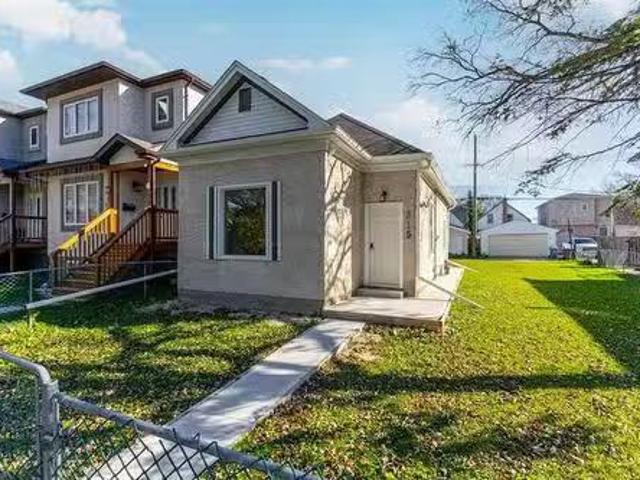 House for sale in East St. Paul, Manitoba