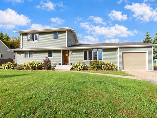 House for sale in Mishicot, Manitowoc County