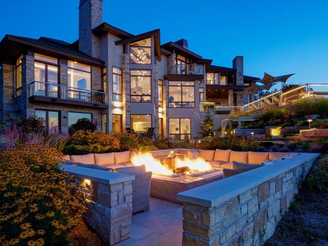 House for sale in Mchenry, Illinois