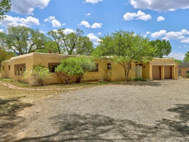 House for sale in El Prado, New Mexico