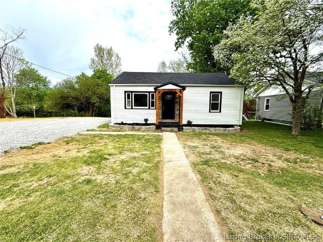 House for sale in Henryville, Indiana