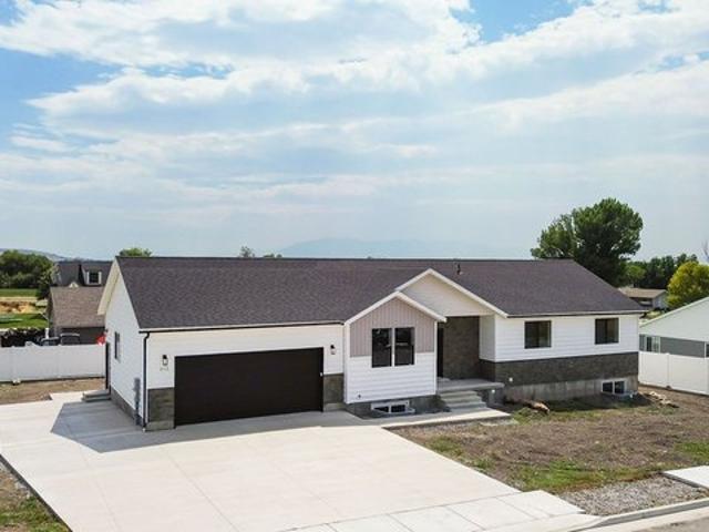 House for sale in Cache, Utah
