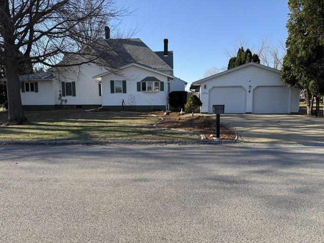 House for sale in Cedar, Iowa