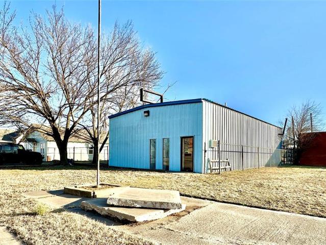 Commercial for sale in Cushing