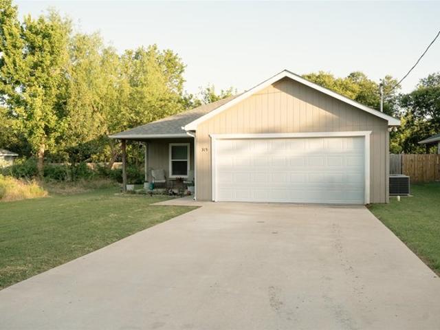 House for sale in Whitewright, Texas