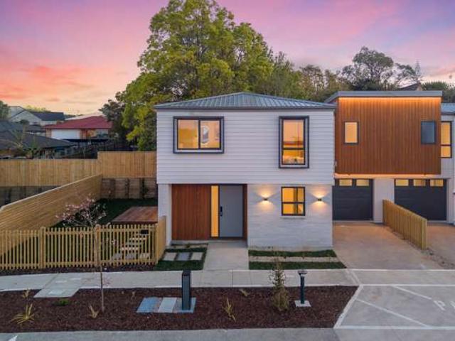 House for sale in Glen Eden, Waitākere Ranges